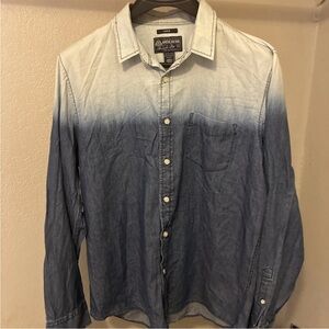🔥5 for 20🔥American Rag Men's Light-to-Dark Blue Dip-Dye Button-Down Shirt